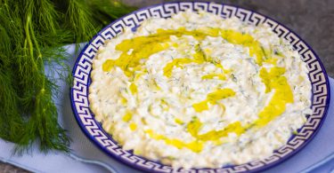 hummus cu sos tzatziki