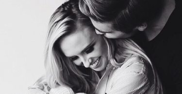 ce vrea sa-ti transmita cand iti spune te iubesc