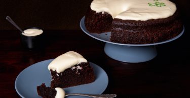 tort cu ciocolata si bere