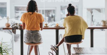 cum te distantezi de o persoana toxica