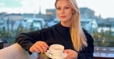 escrocul de pe tinder