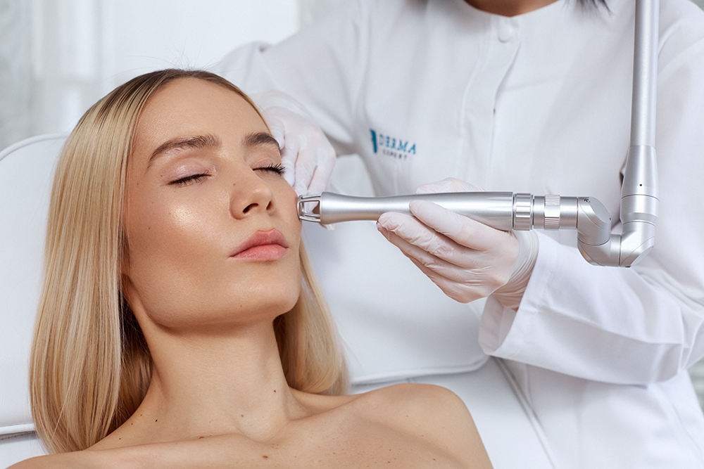 Laserul CO₂: tratamentul care se adapteaza pielii tale, la orice varsta